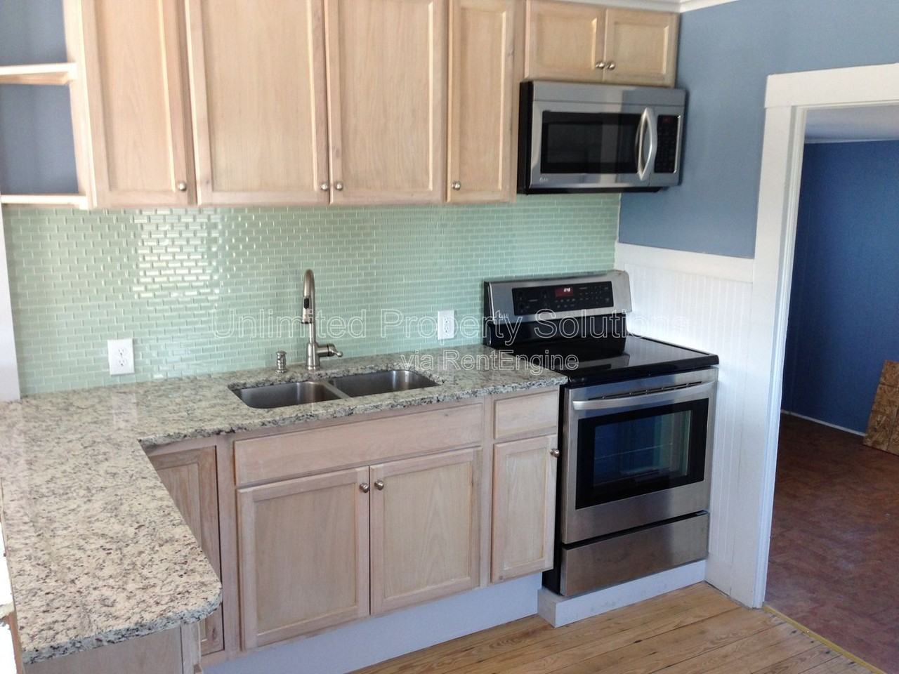 204 Cape Fear Blvd - Photo 5 of 17