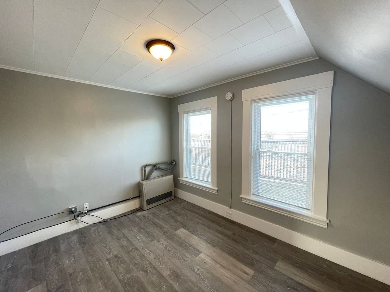 29 Pennacook St #3 - Photo 4 of 14