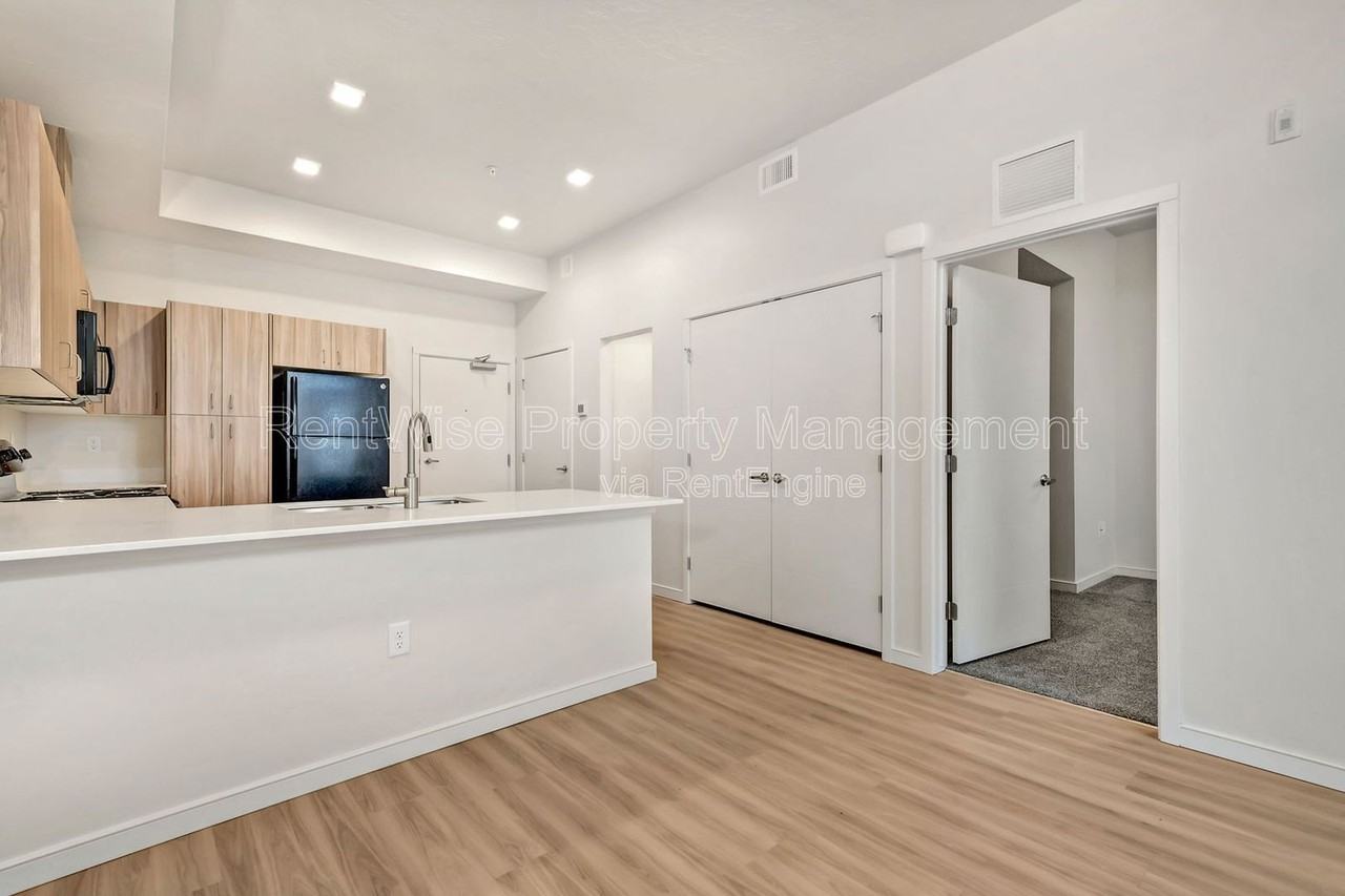 385 E 42nd St #211 - Photo 6 of 16