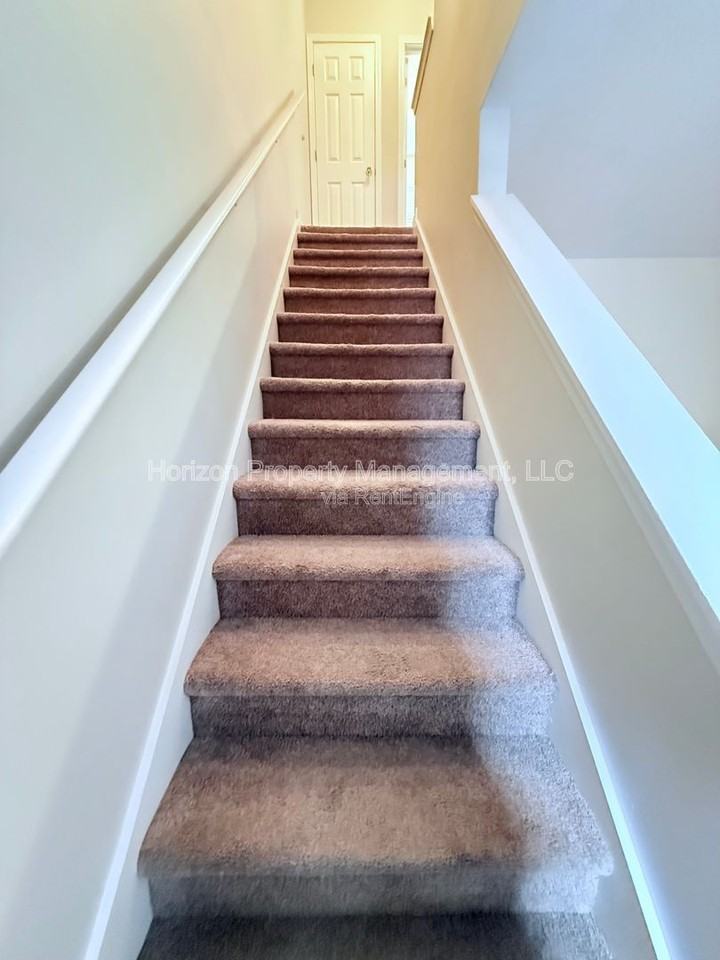 4018 Hidden Hollow Ter #B - Photo 6 of 14