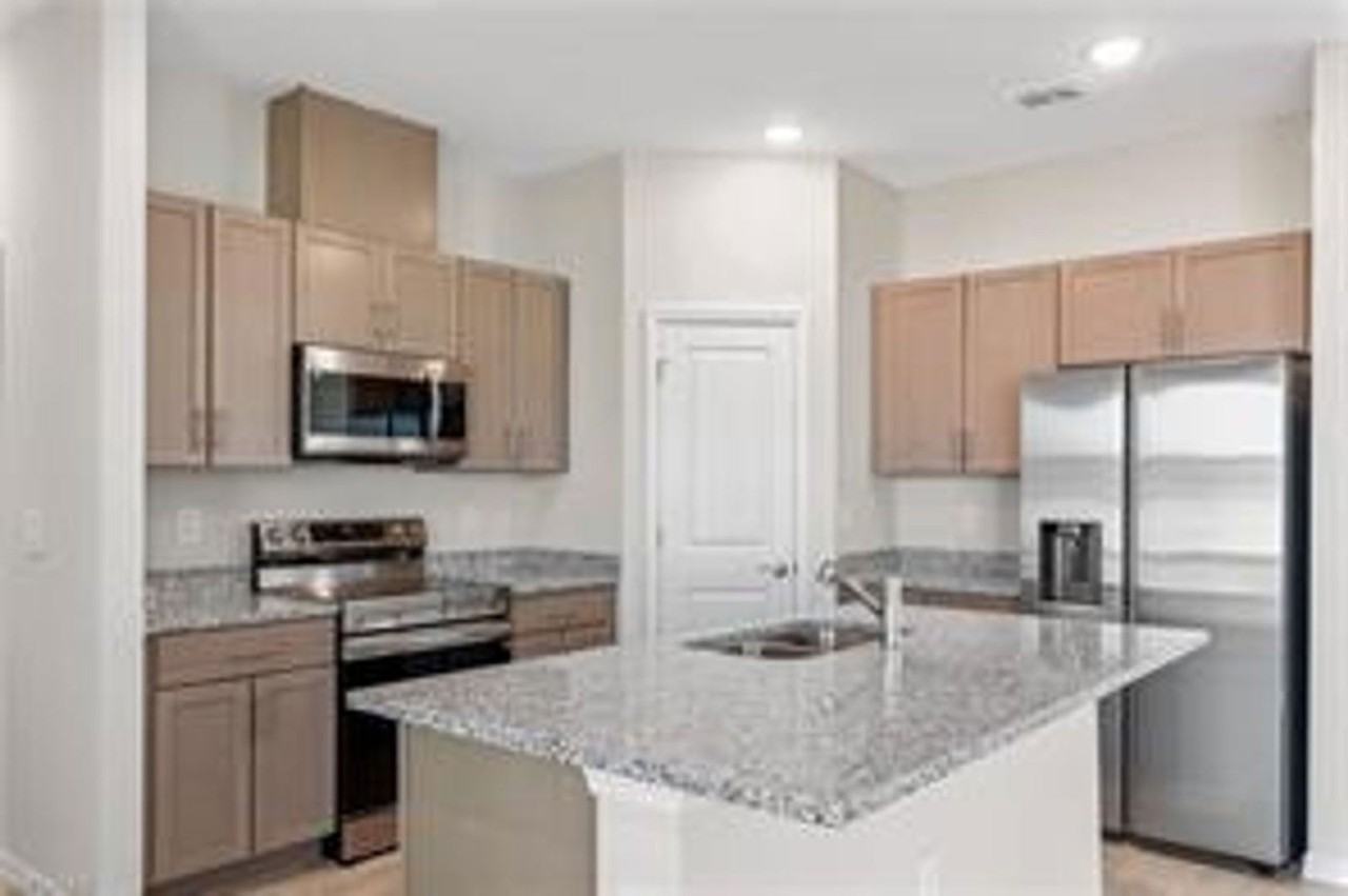 1719 Ne 26th St - Photo 5 of 18