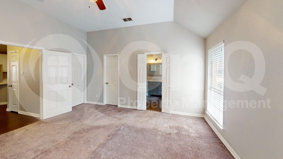 6201 Grantham Dr - Photo 6 of 17