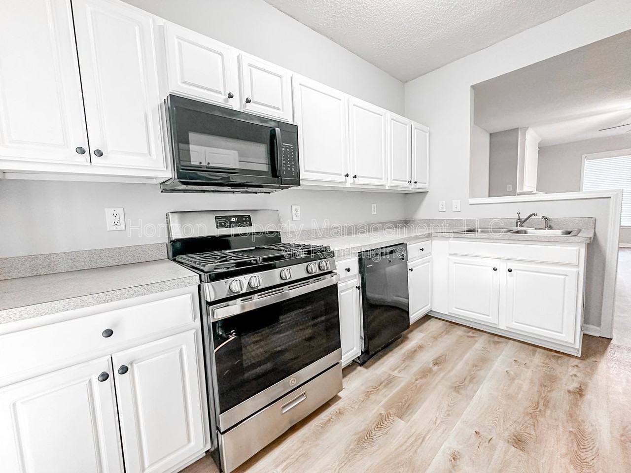 139 Riverstone Commons Cir - Photo 7 of 28