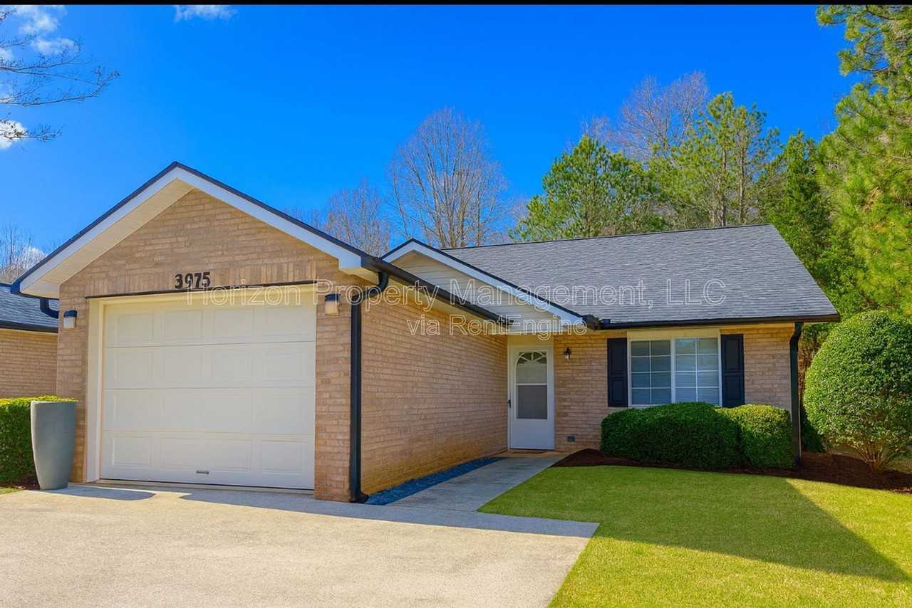 3975 Hidden Hollow Dr