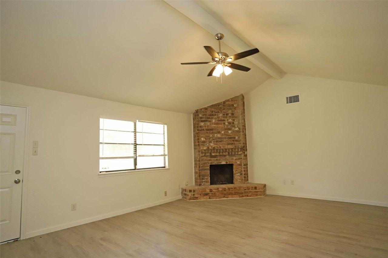 5023 Monteith Dr - Photo 2 of 19