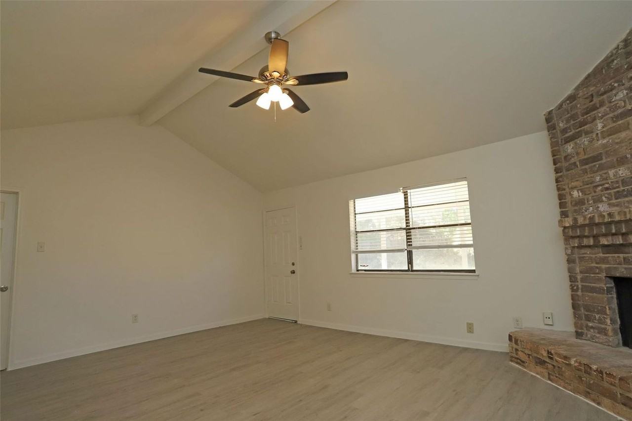 5023 Monteith Dr - Photo 3 of 19