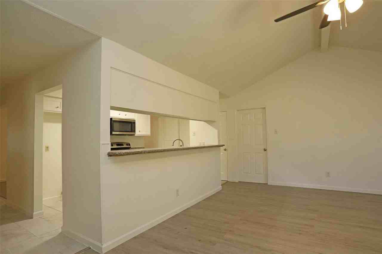 5023 Monteith Dr - Photo 4 of 19