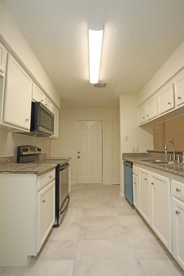 5023 Monteith Dr - Photo 5 of 19