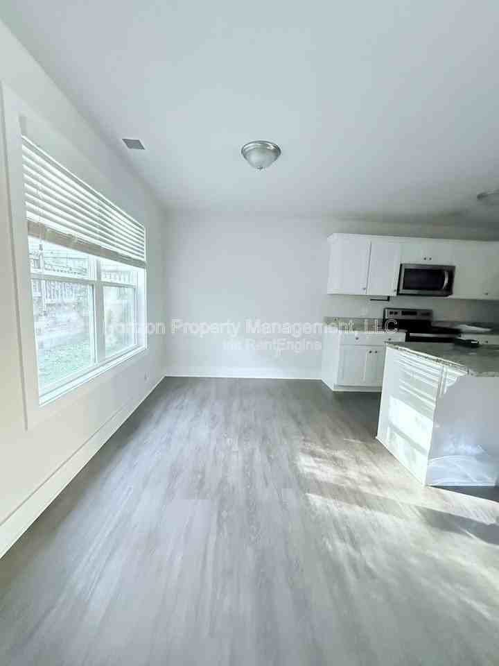 5210 Phoenix St - Photo 5 of 16