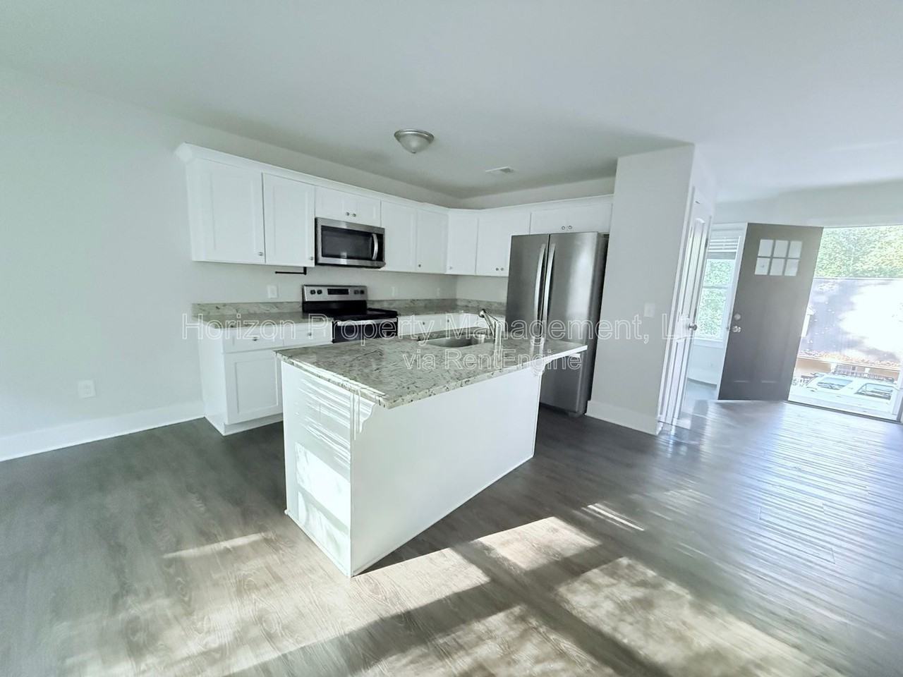 5210 Phoenix St - Photo 3 of 16