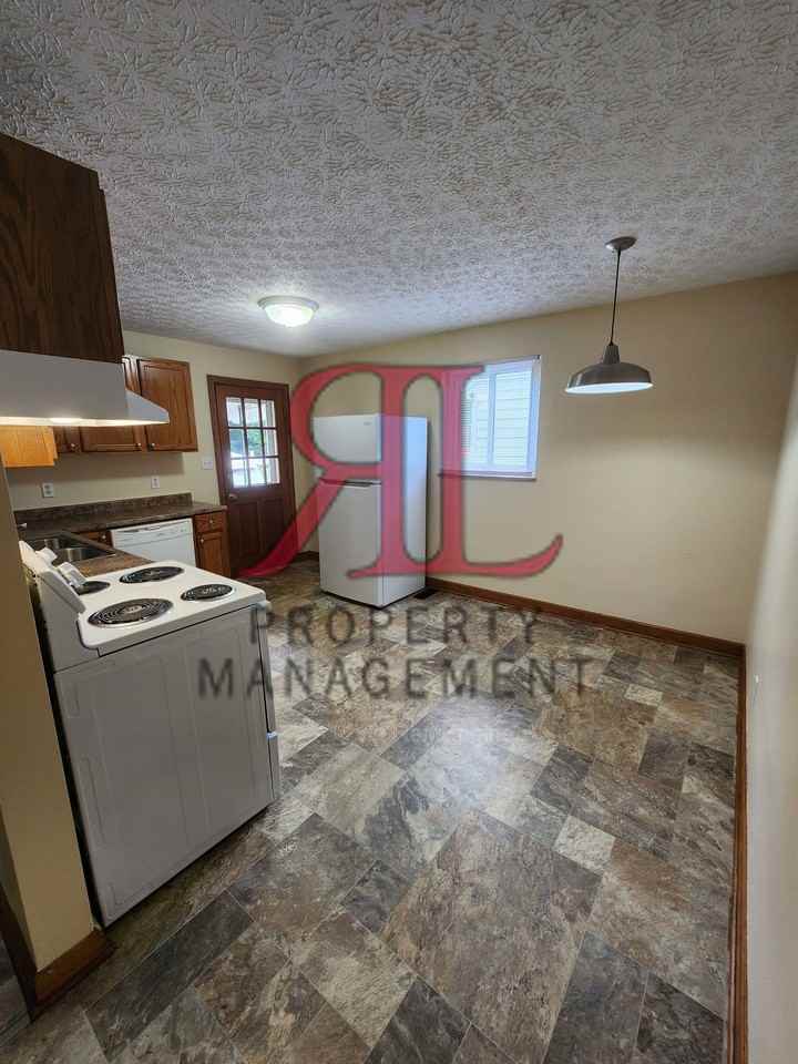 156 Collingwood Ave - Photo 4 of 25