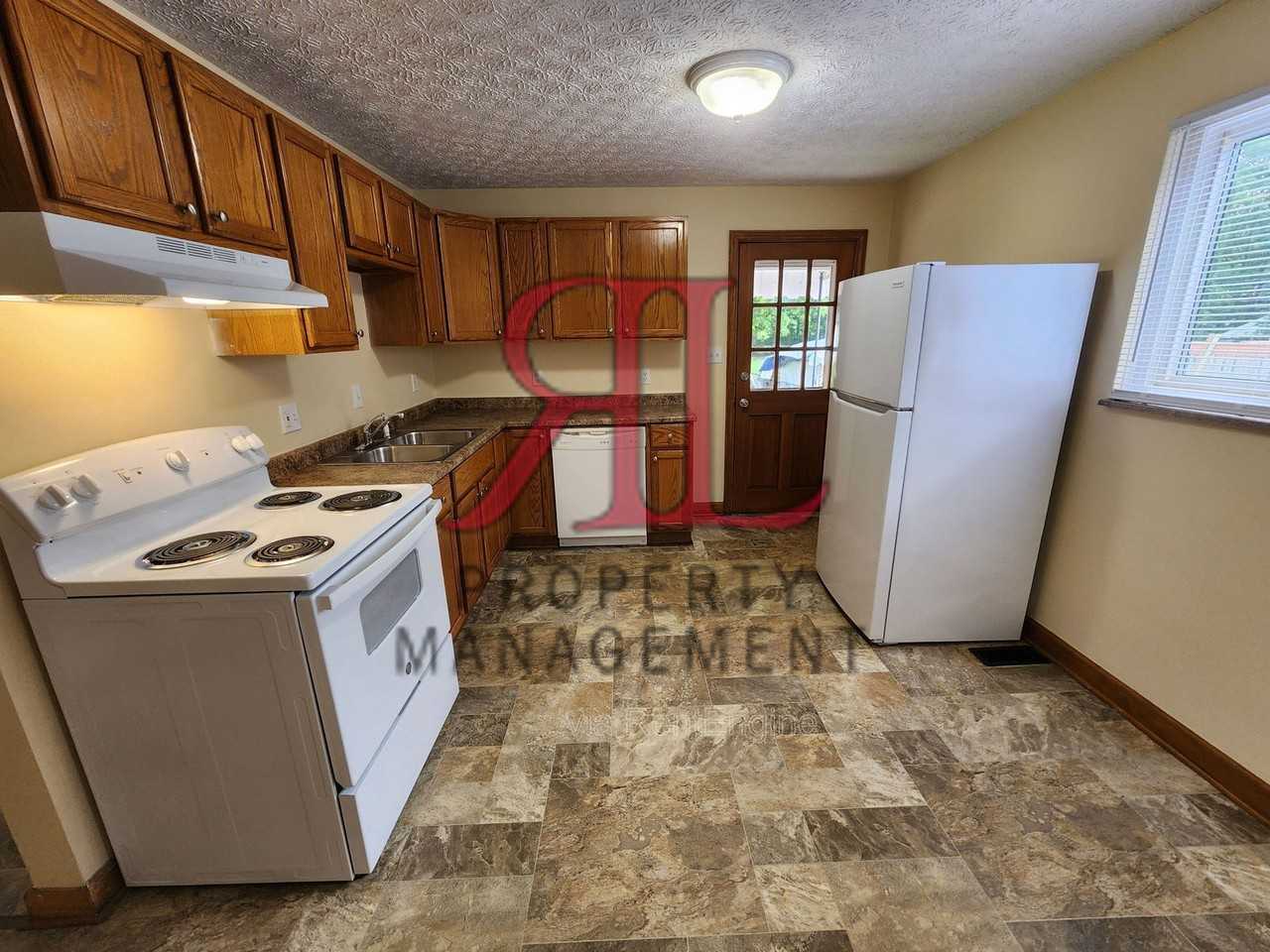 156 Collingwood Ave - Photo 5 of 25