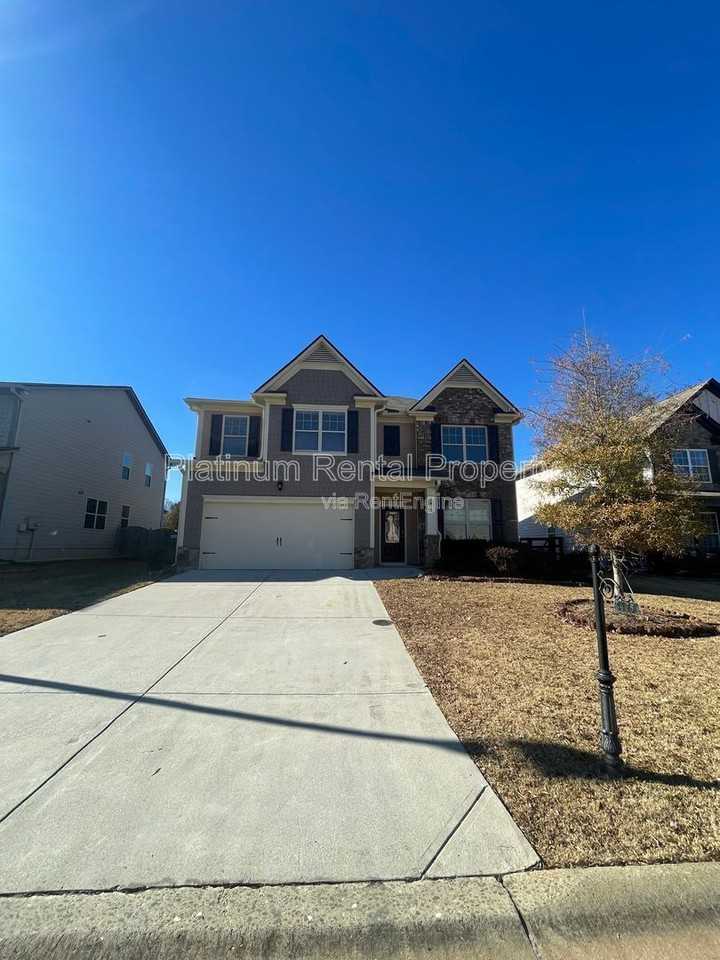 4425 Huron Dr - Photo 2 of 50