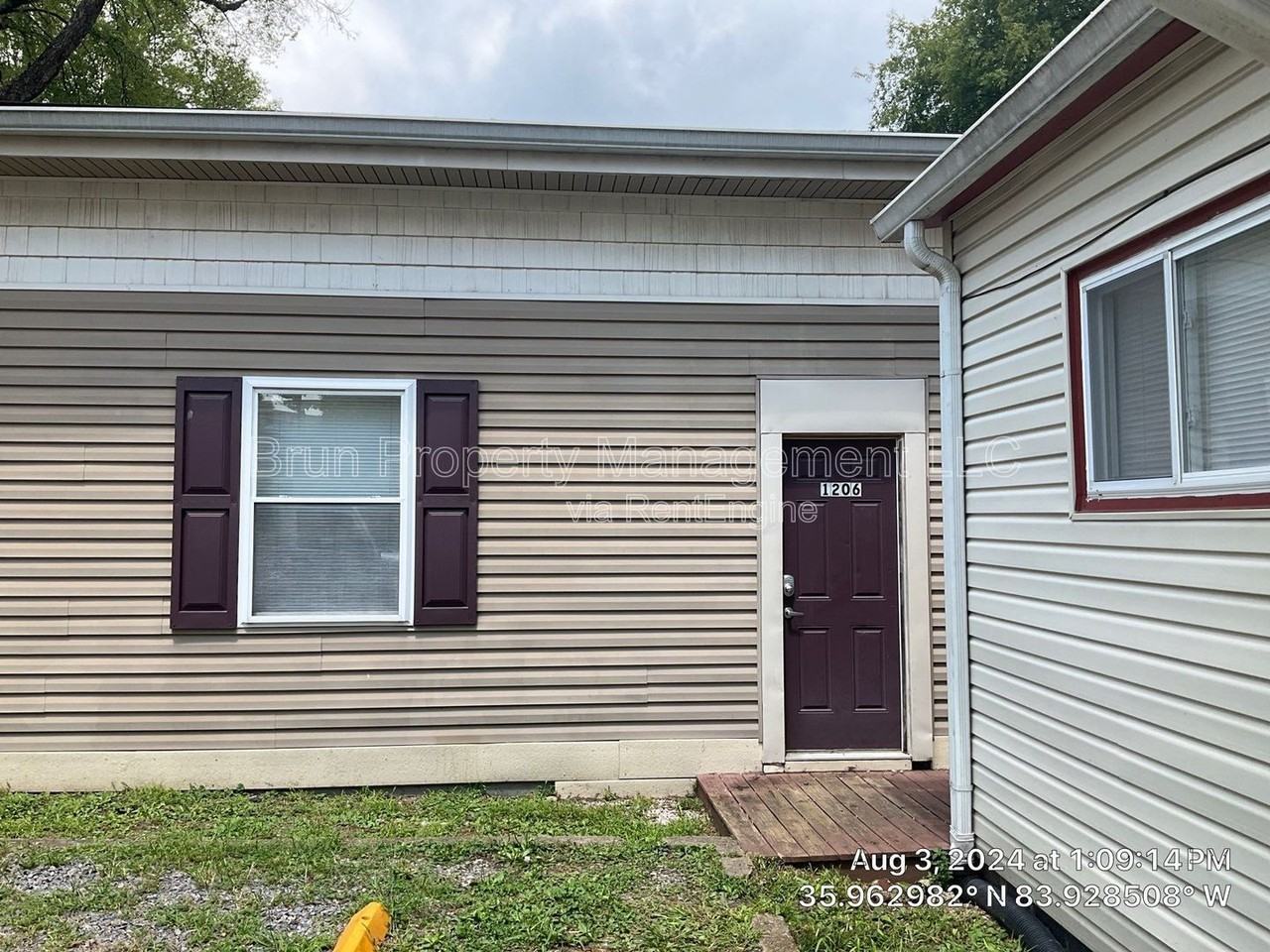 1206 Forest Ave - Photo 3 of 32