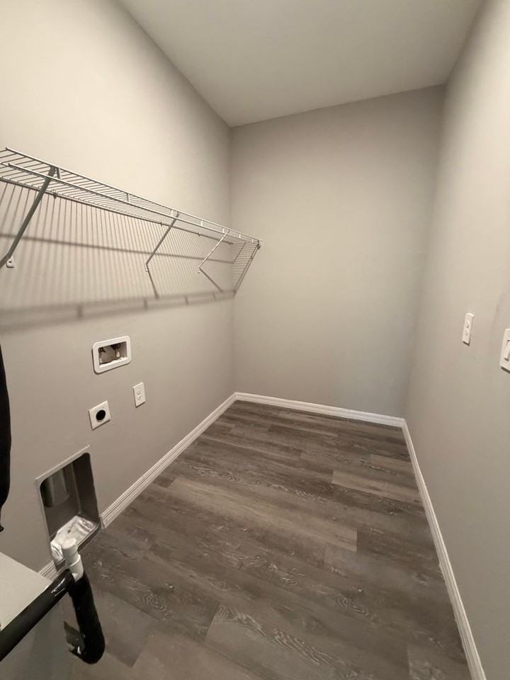 1156 Melville Rd - Photo 2 of 31