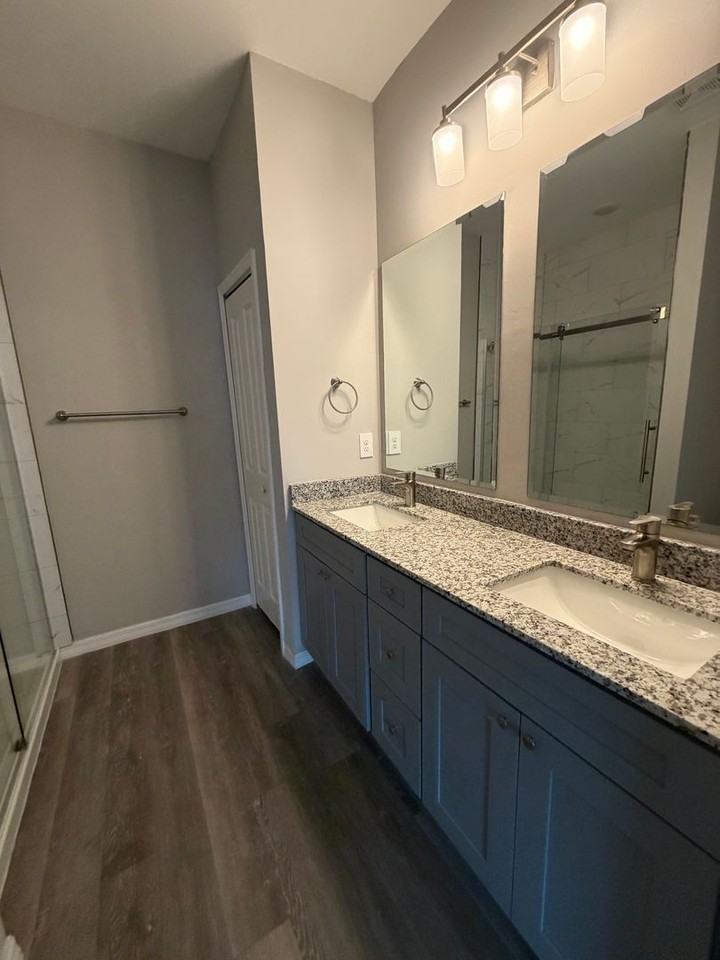 1156 Melville Rd - Photo 5 of 31