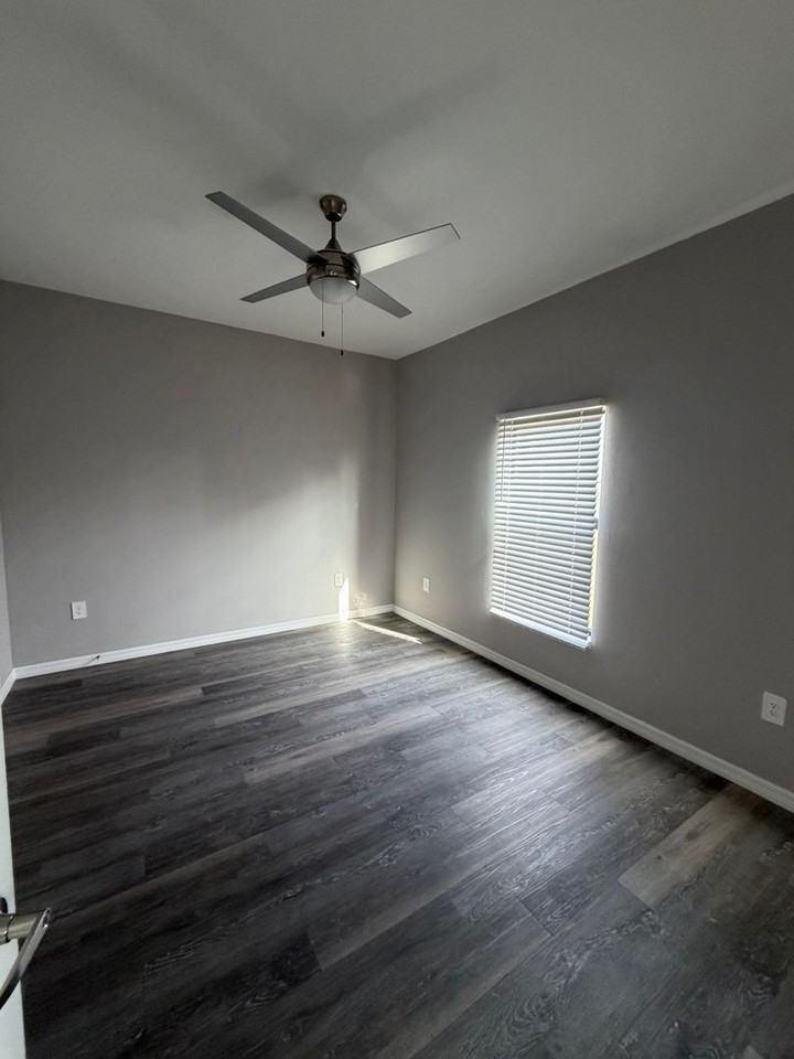 1156 Melville Rd - Photo 7 of 31