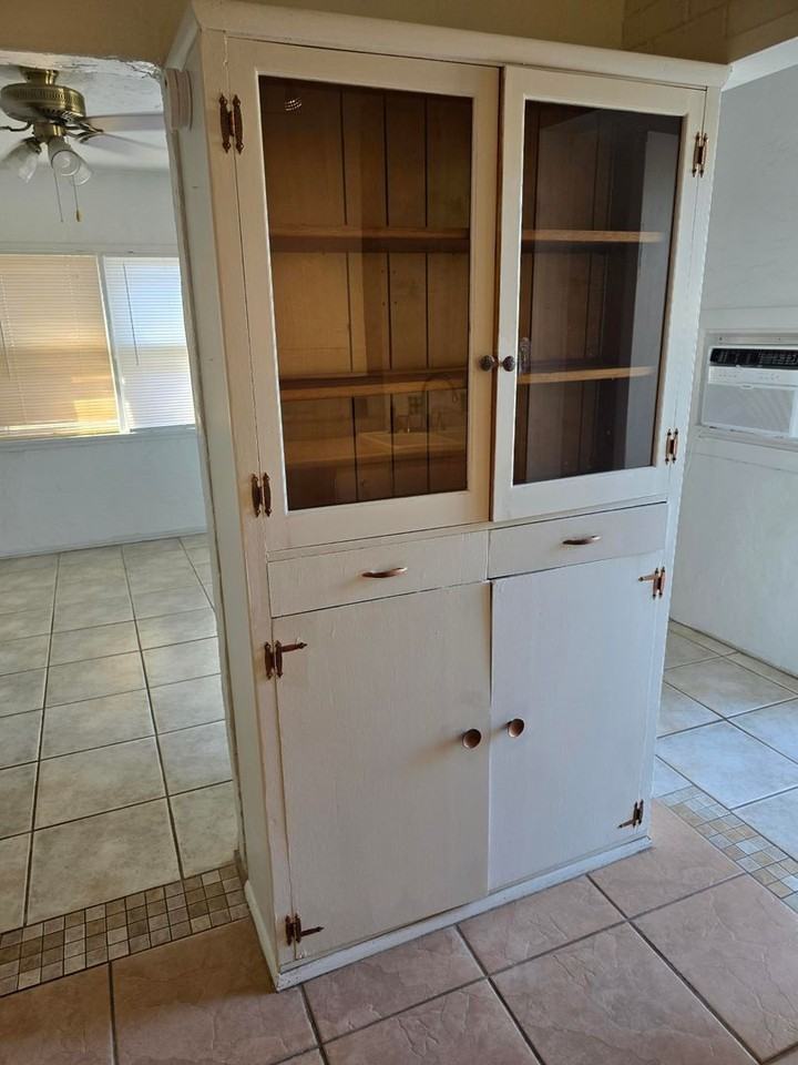 3556 E Fairmount St - Photo 4 of 9