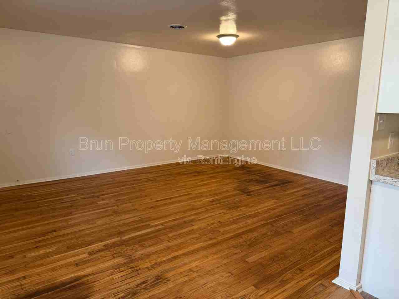 3817 Woodlake Dr - Photo 2 of 21