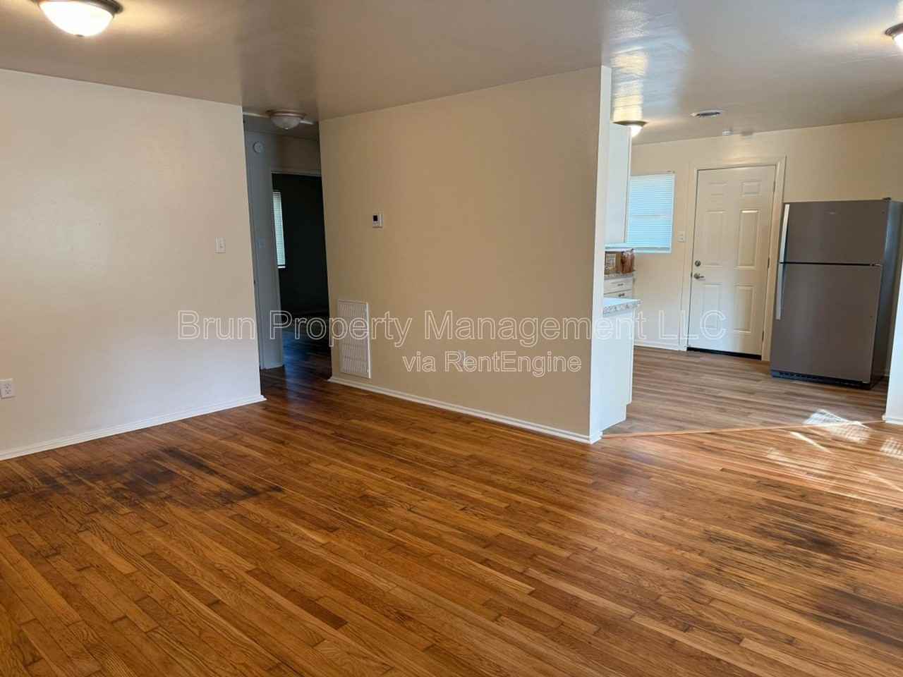 3817 Woodlake Dr - Photo 5 of 21