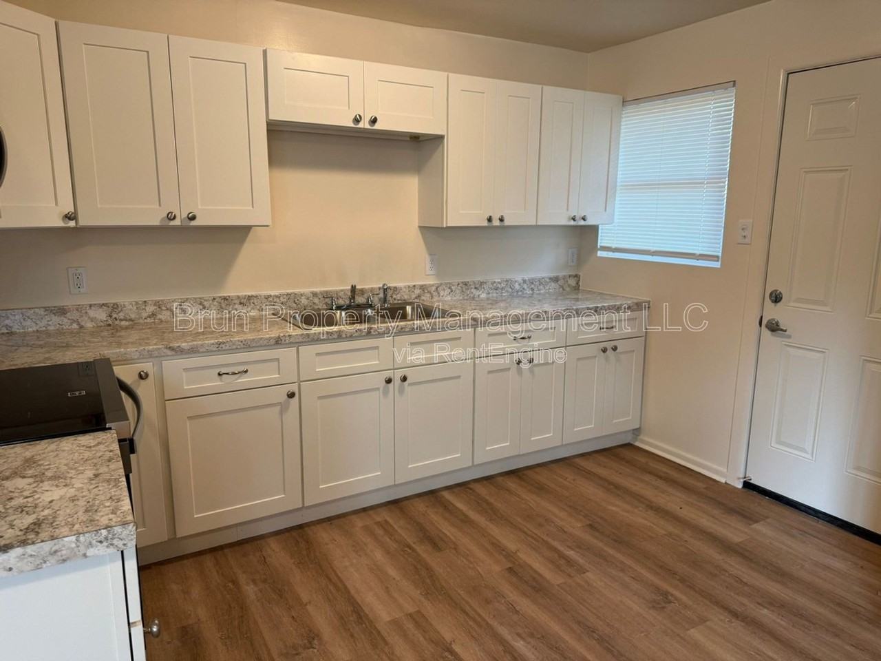 3817 Woodlake Dr - Photo 6 of 21