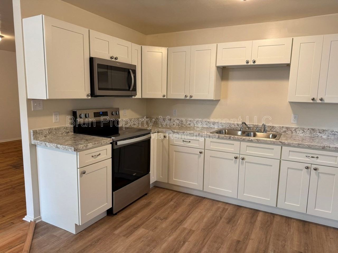 3817 Woodlake Dr - Photo 7 of 21