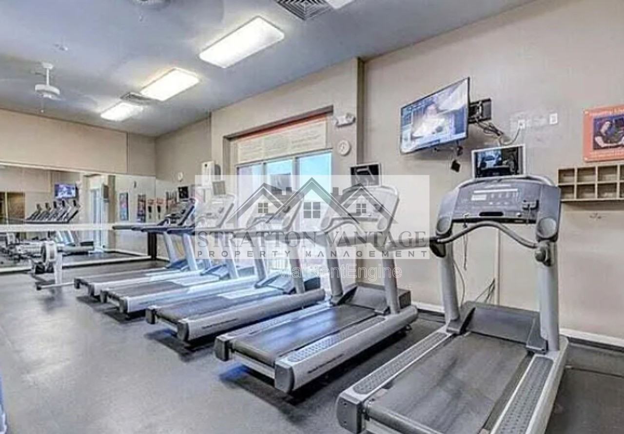 9562 E Cavalry Dr - Photo 5 of 7