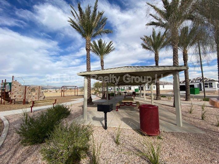 24402 W Pueblo Ave - Photo 2 of 16