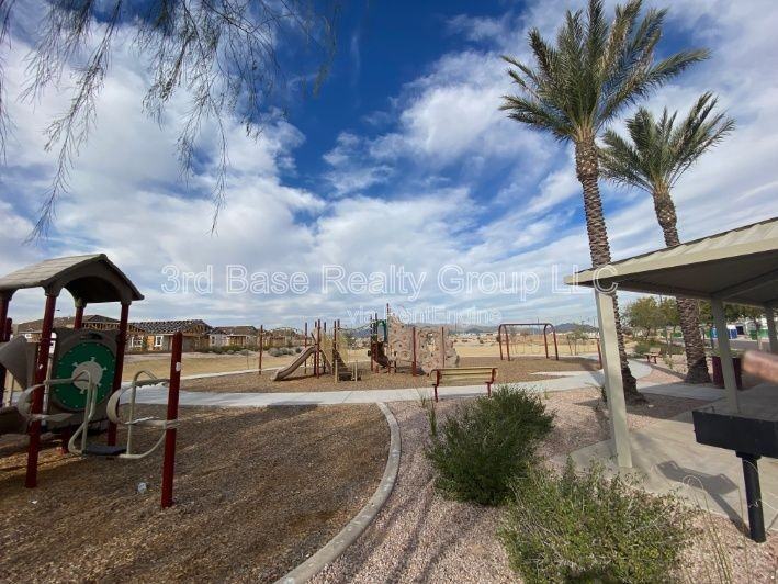 24402 W Pueblo Ave - Photo 3 of 16