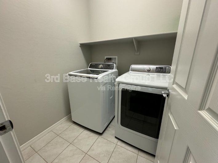 20167 W Buchanan St - Photo 2 of 26