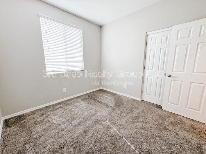 20167 W Buchanan St - Photo 4 of 26