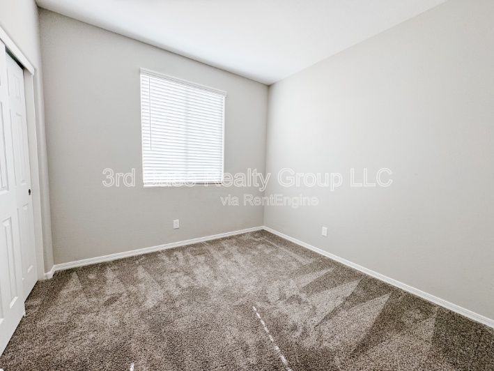 20167 W Buchanan St - Photo 5 of 26