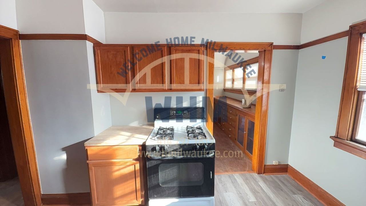 3019 N 61st St - Photo 2 of 6