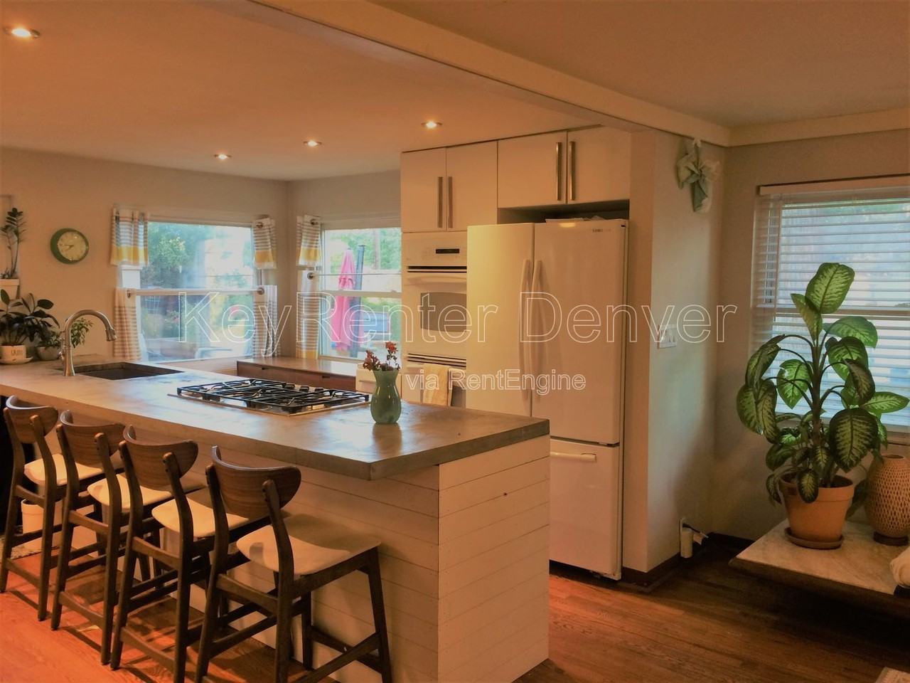 5306 W Kentucky Ave - Photo 3 of 15