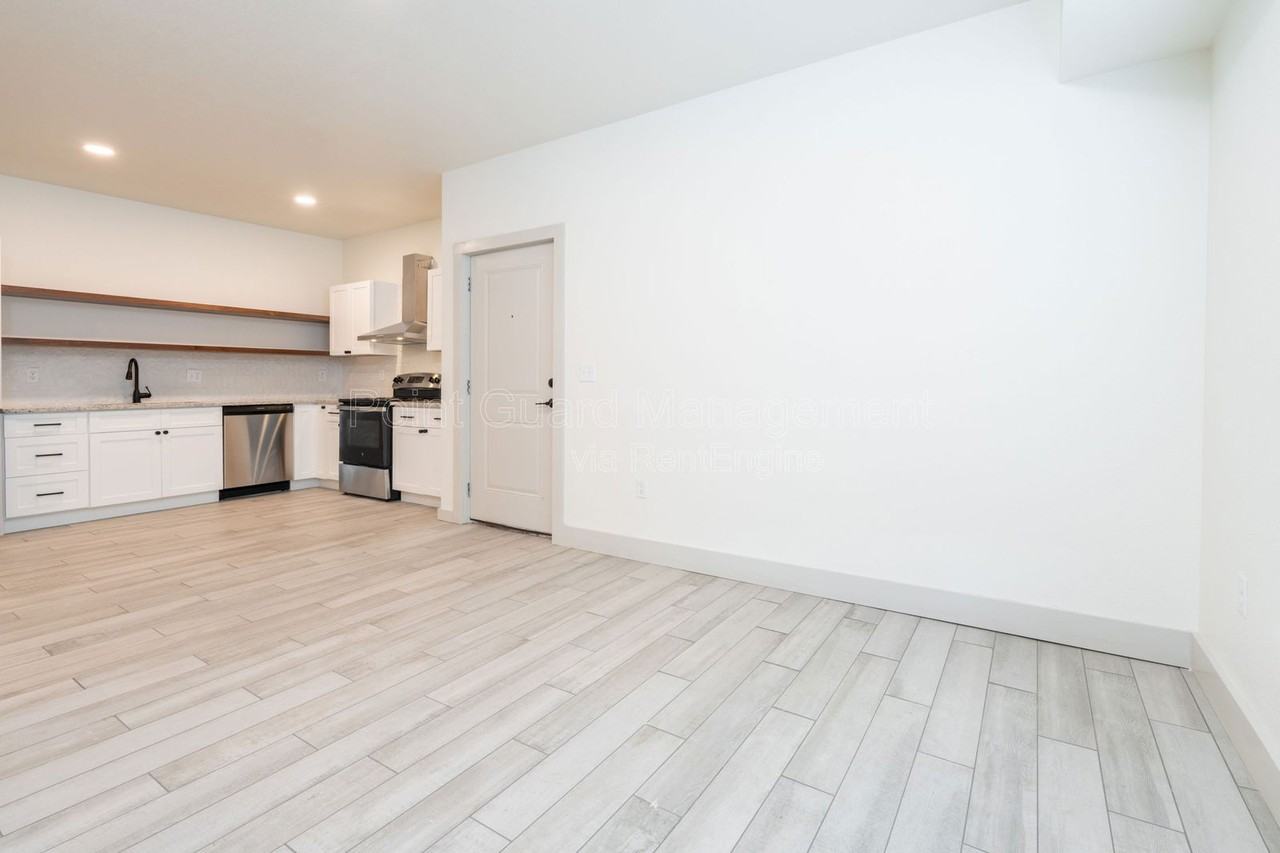 1230 N Greenwich Rd #2105 - Photo 3 of 28