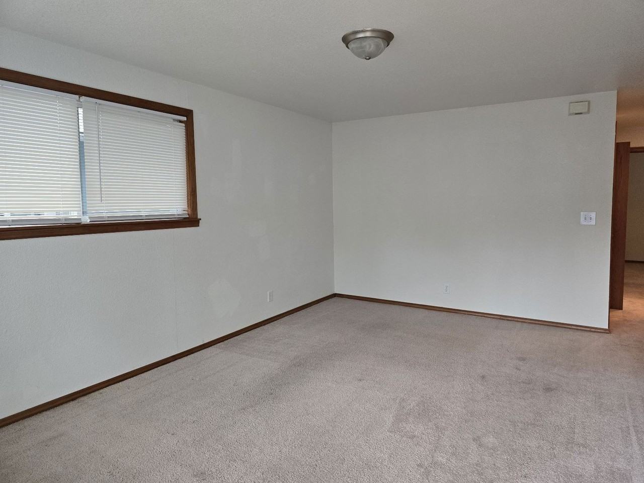 1214 Se Overlook Ave - Photo 3 of 15