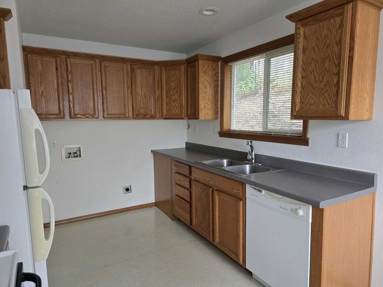 1214 Se Overlook Ave - Photo 6 of 15