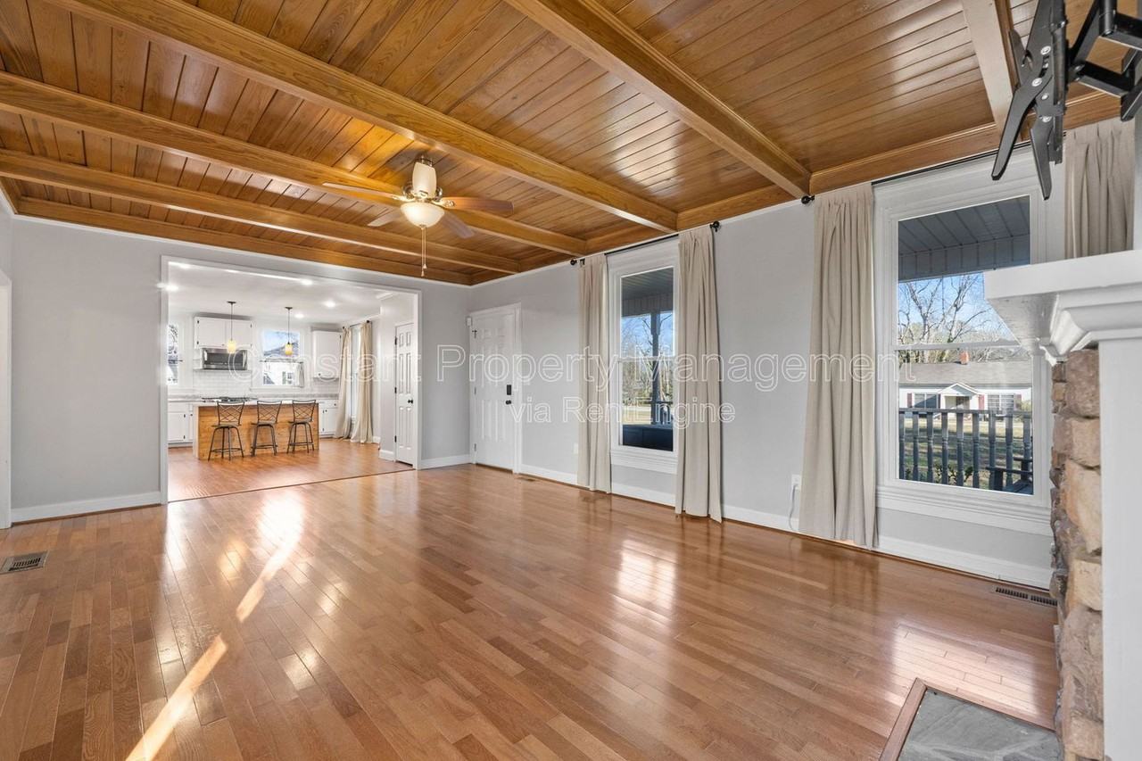 138 Main St - Photo 7 of 34