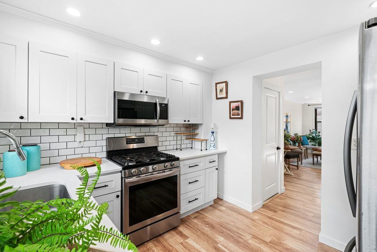 629 Sears St - Photo 5 of 25