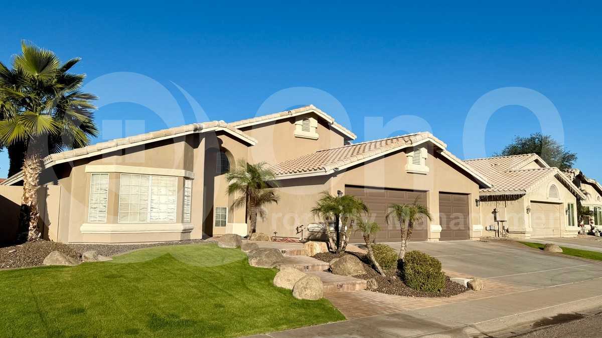 2744 E Bighorn Ave - Photo 3 of 36