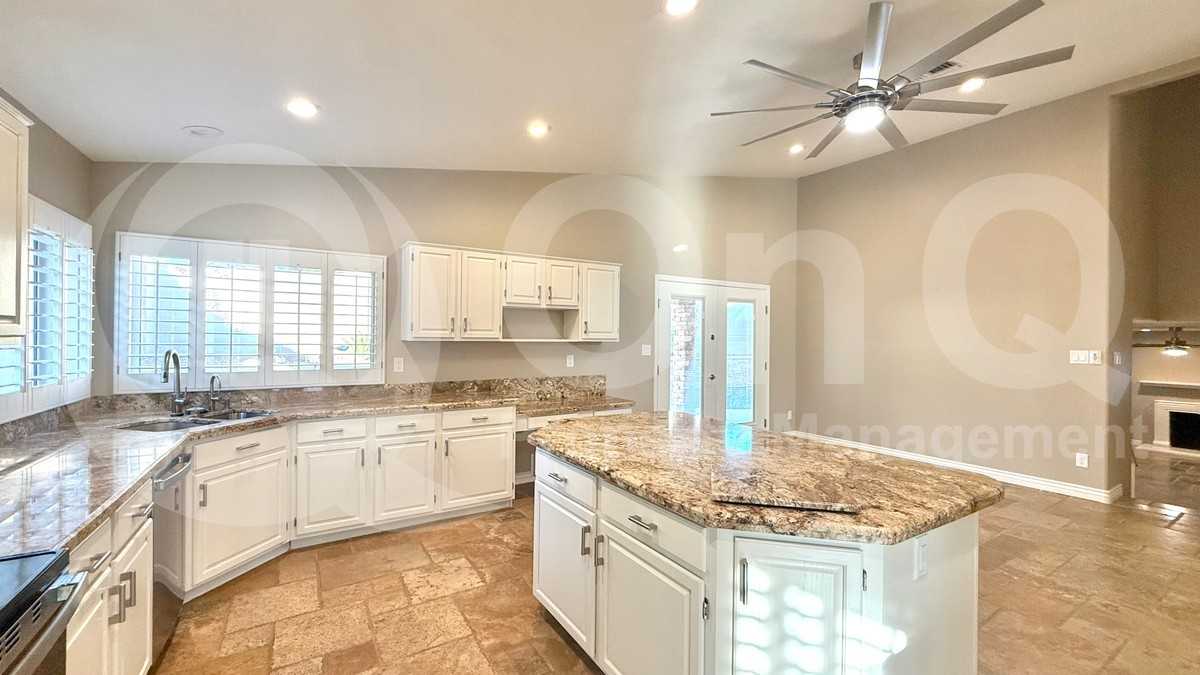 2744 E Bighorn Ave - Photo 5 of 36