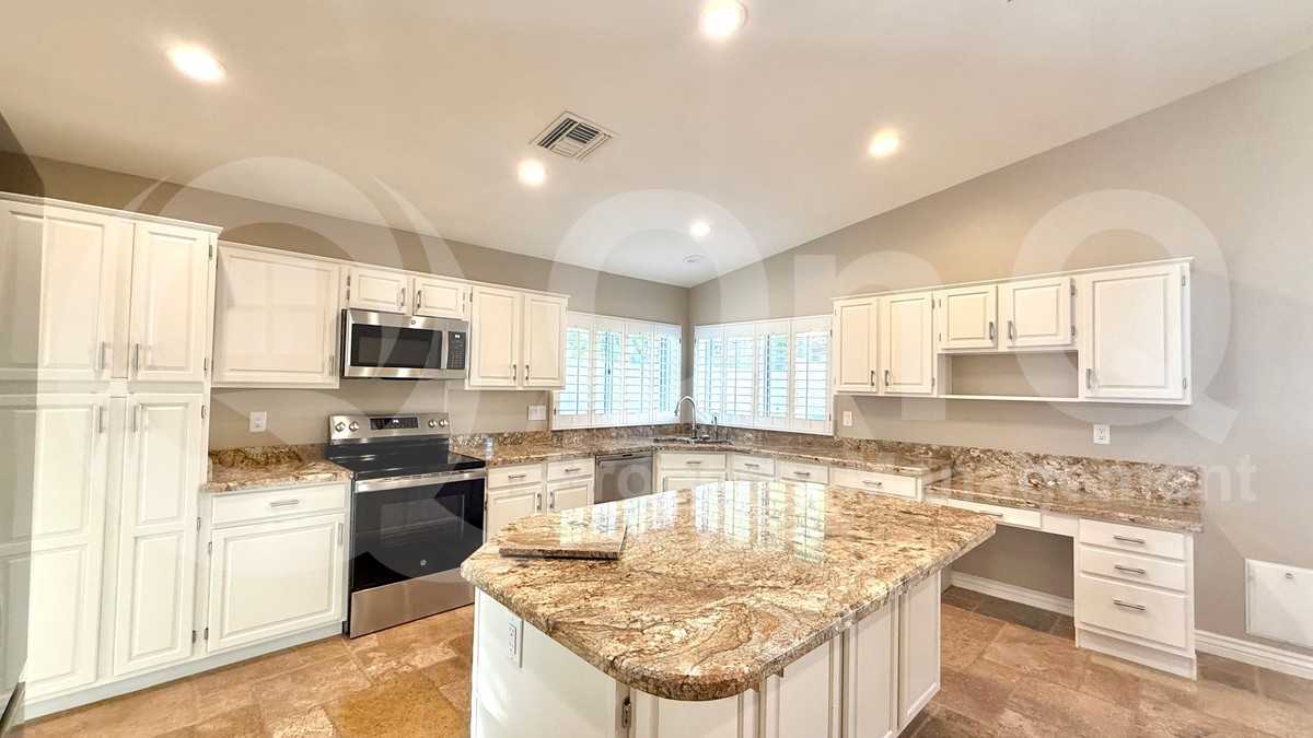 2744 E Bighorn Ave - Photo 6 of 36