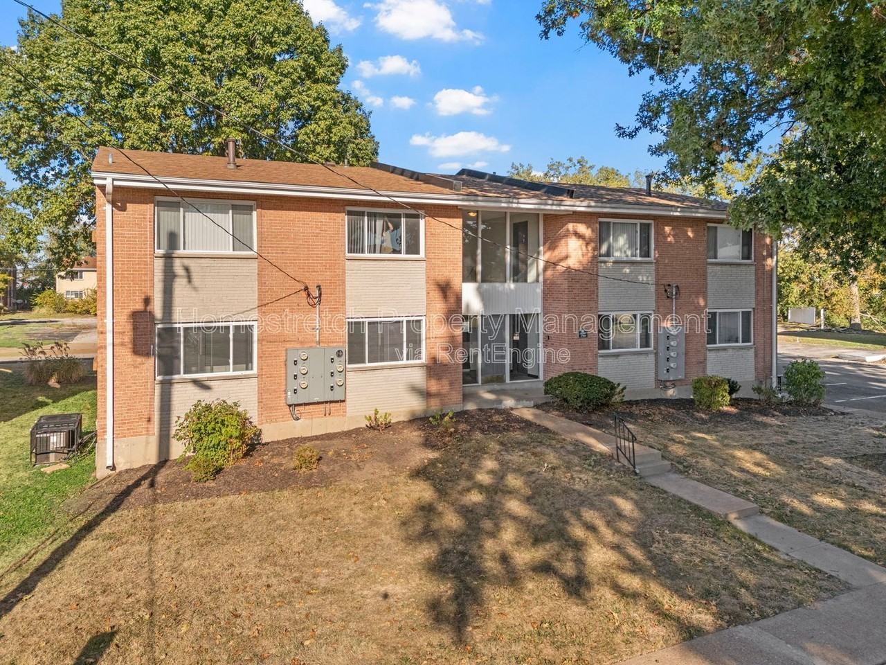 16 Bruce Dr #6 - Photo 3 of 21