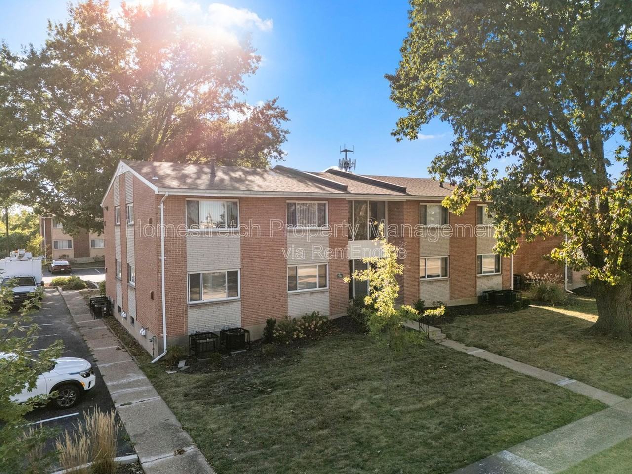 16 Bruce Dr #6 - Photo 5 of 21