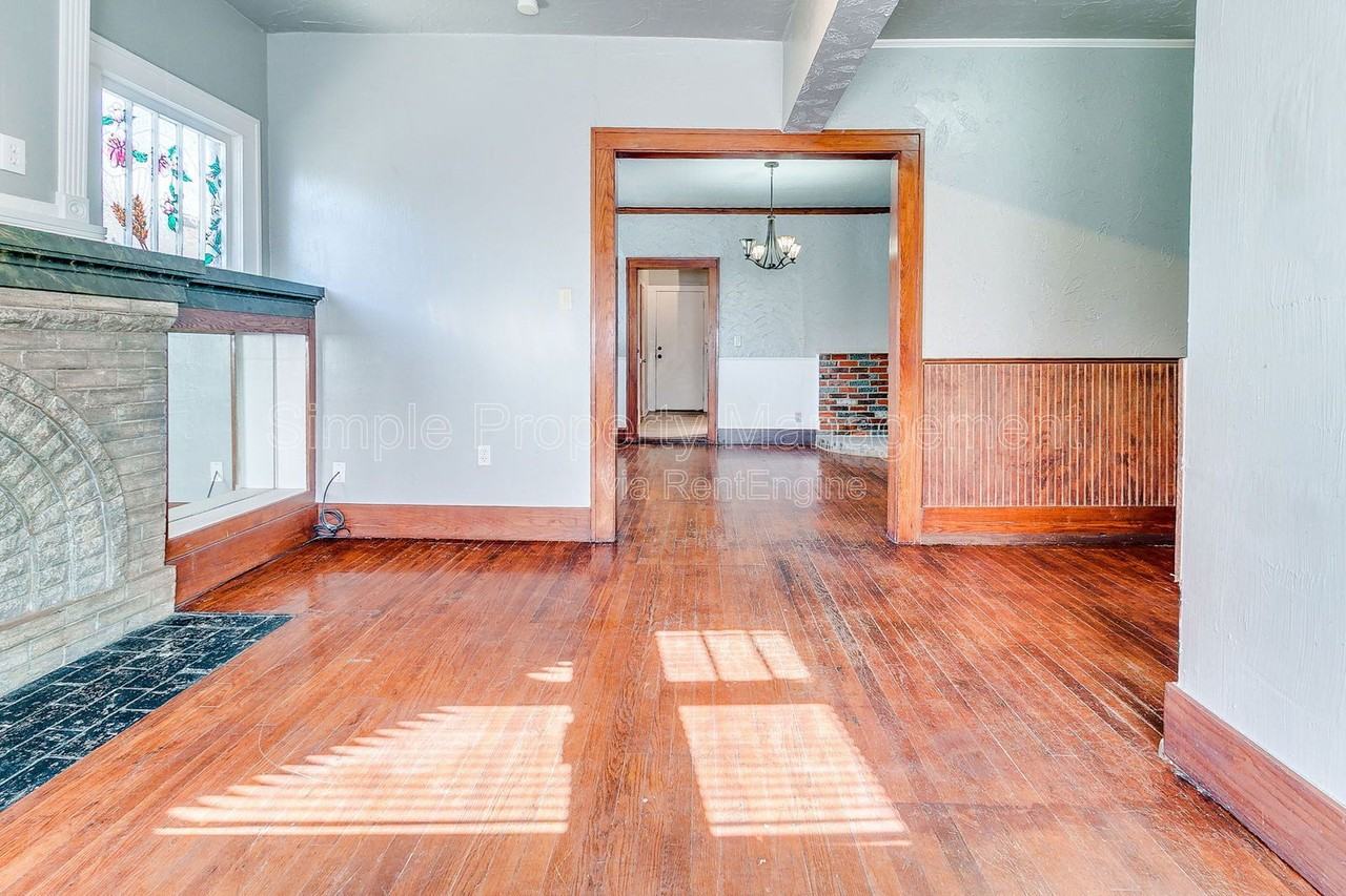 1709 Nw 32nd St - Photo 4 of 21