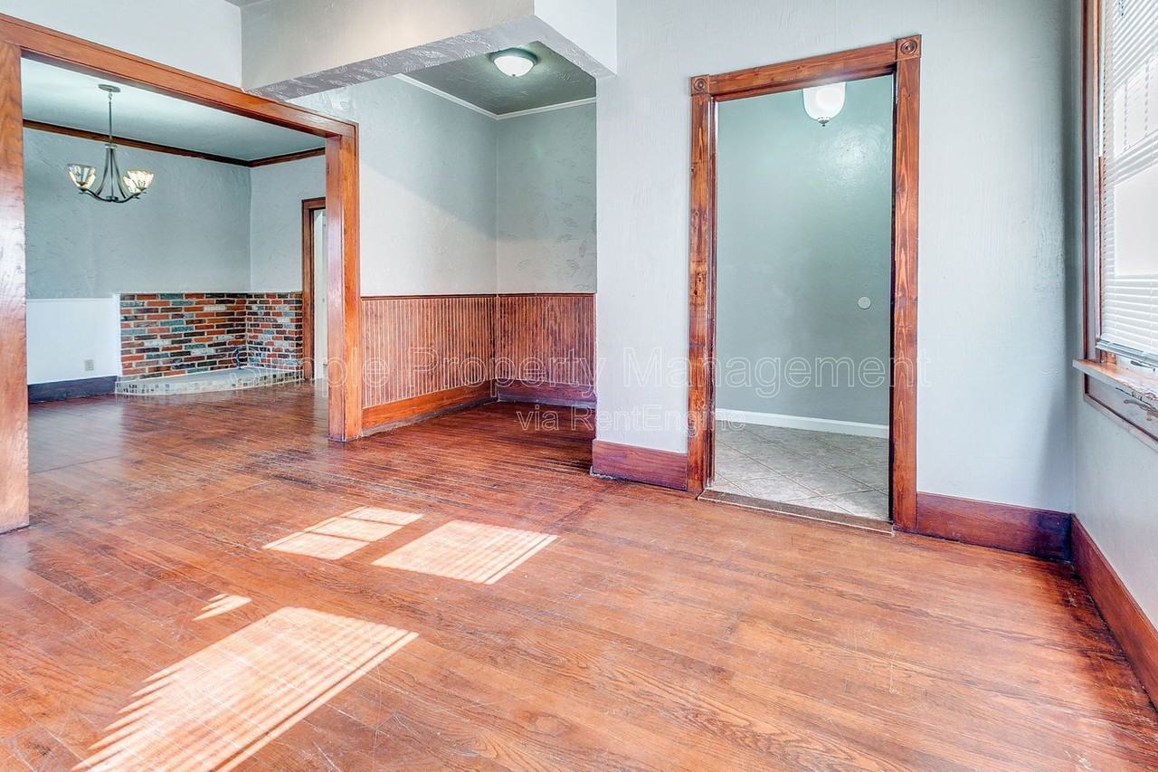 1709 Nw 32nd St - Photo 5 of 21