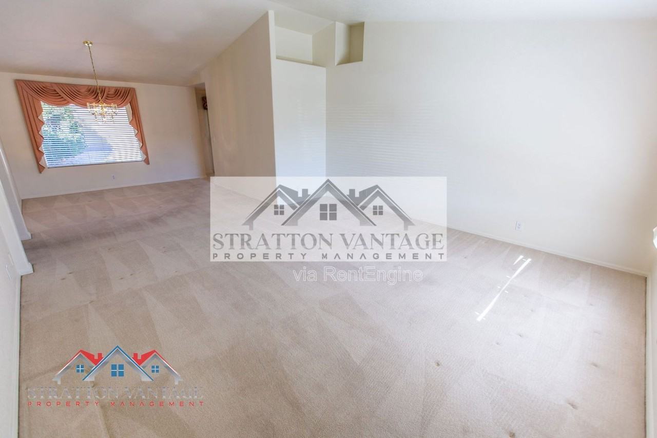 10864 E Lindner Ave - Photo 7 of 50