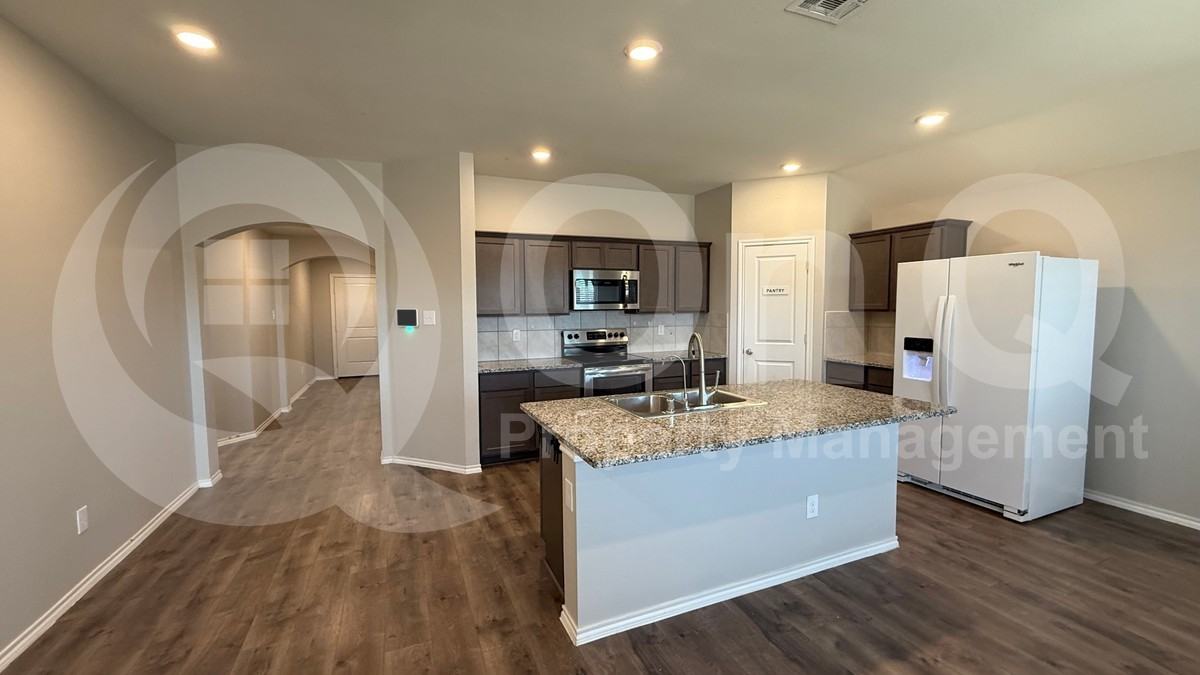 802 Turnbuckle Ct - Photo 5 of 17