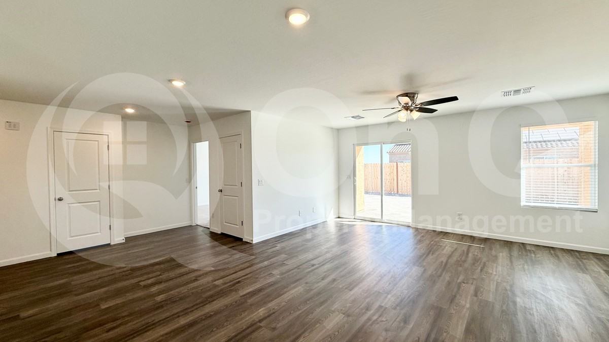 14515 S Vera Cruz Rd - Photo 4 of 18