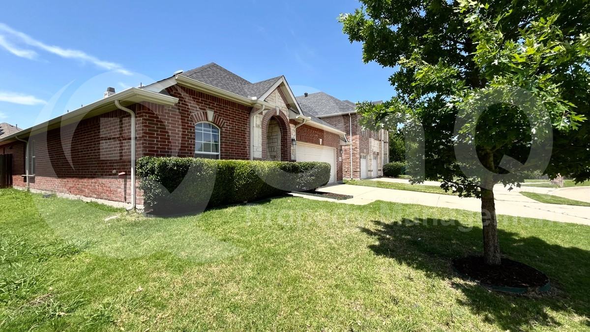 13269 Fowler Dr - Photo 3 of 24